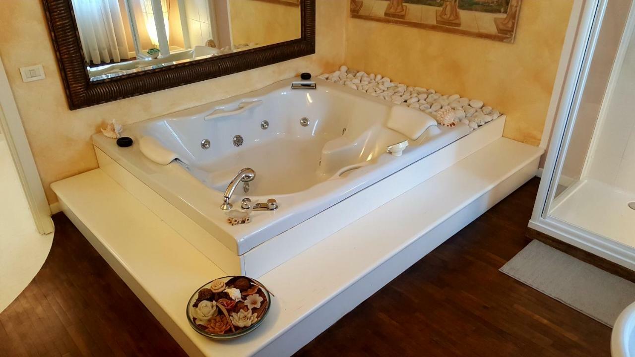 B&B Villa Fiorini Moniga del Garda Exterior photo